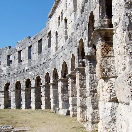 Solis Del Mar Colosseum *