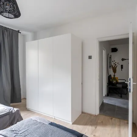 Solis Del Mar Modern Colosseum & Marina Walk Appartement Pula
